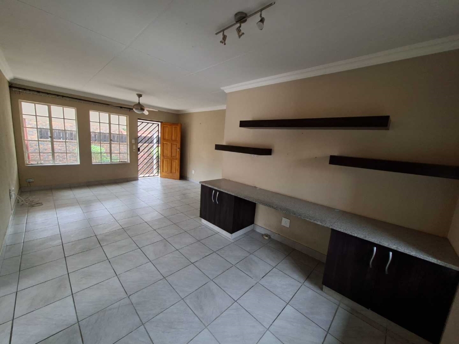 2 Bedroom Property for Sale in Allens Nek Gauteng