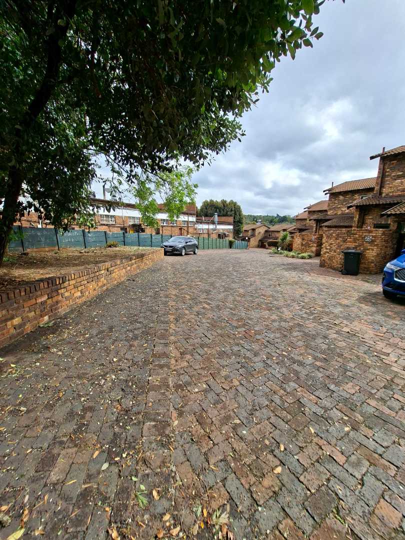 To Let 3 Bedroom Property for Rent in Randpark Ridge Gauteng