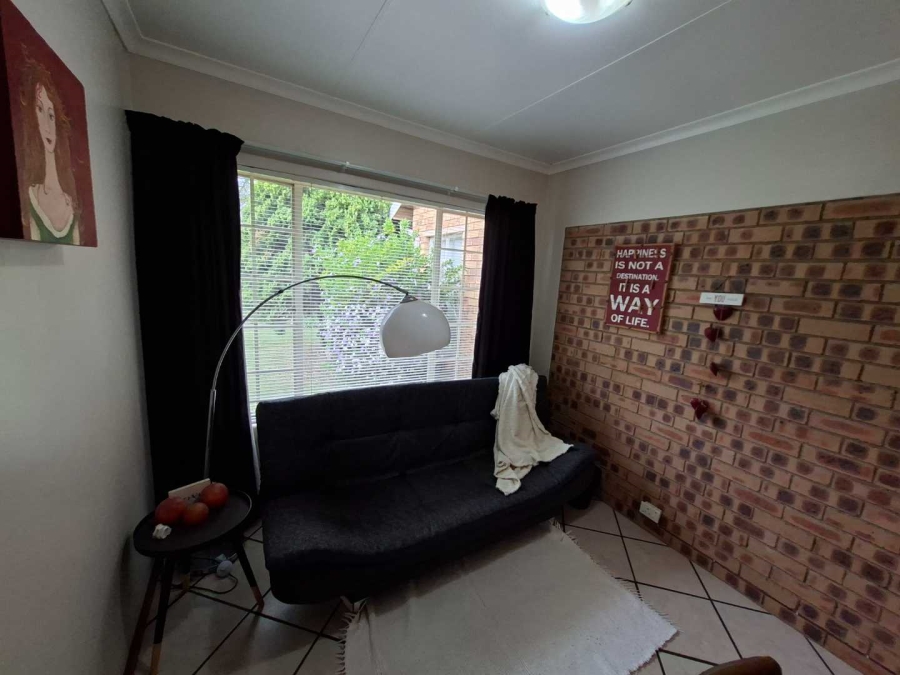 3 Bedroom Property for Sale in Radiokop Gauteng