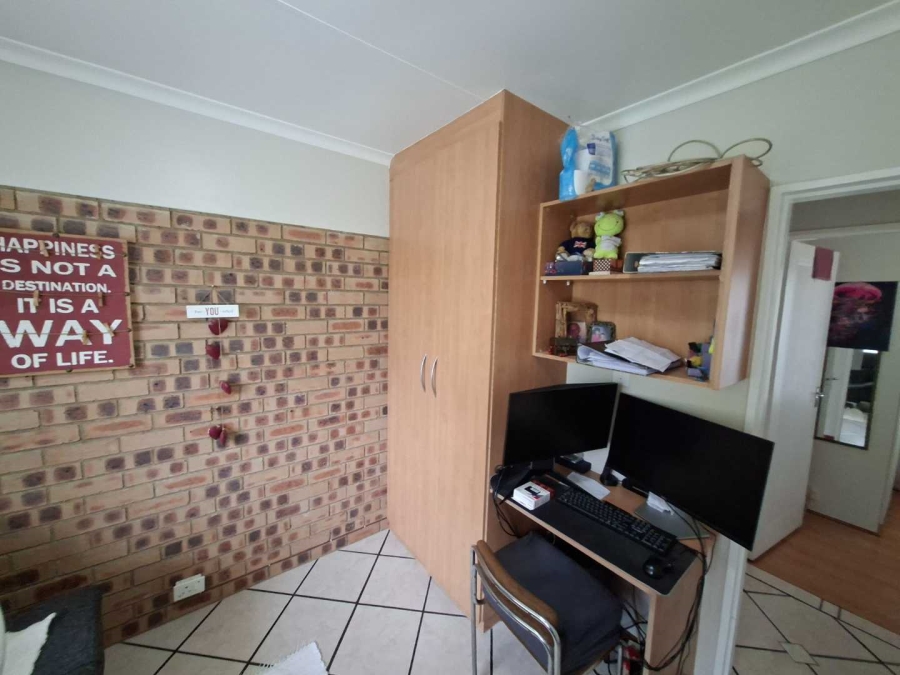 3 Bedroom Property for Sale in Radiokop Gauteng
