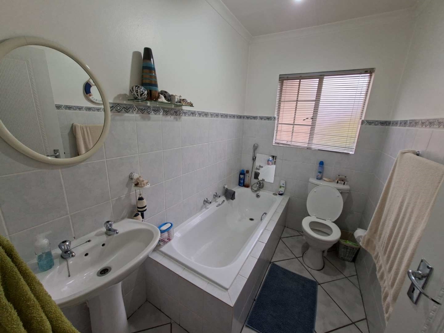 3 Bedroom Property for Sale in Radiokop Gauteng