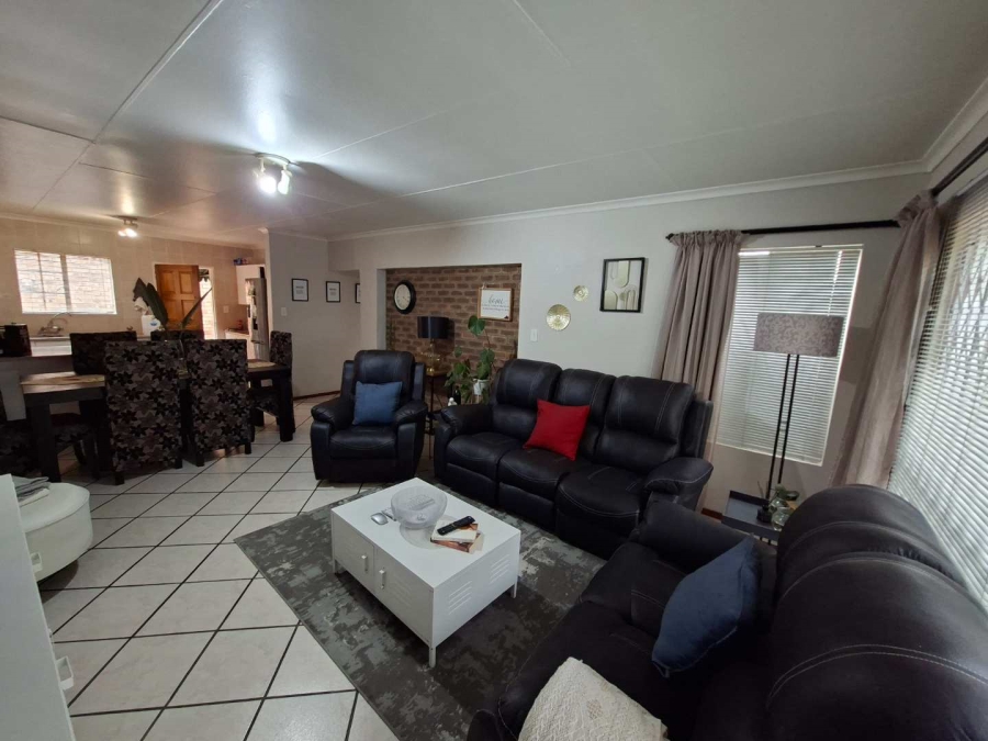 3 Bedroom Property for Sale in Radiokop Gauteng