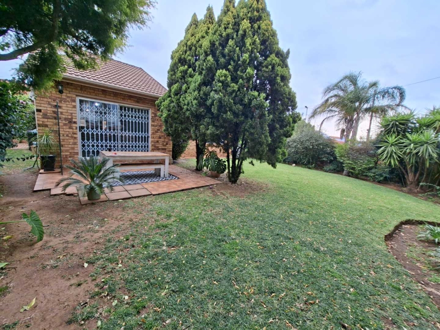 3 Bedroom Property for Sale in Radiokop Gauteng