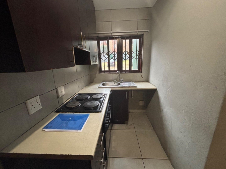 2 Bedroom Property for Sale in Honeydew Grove Gauteng