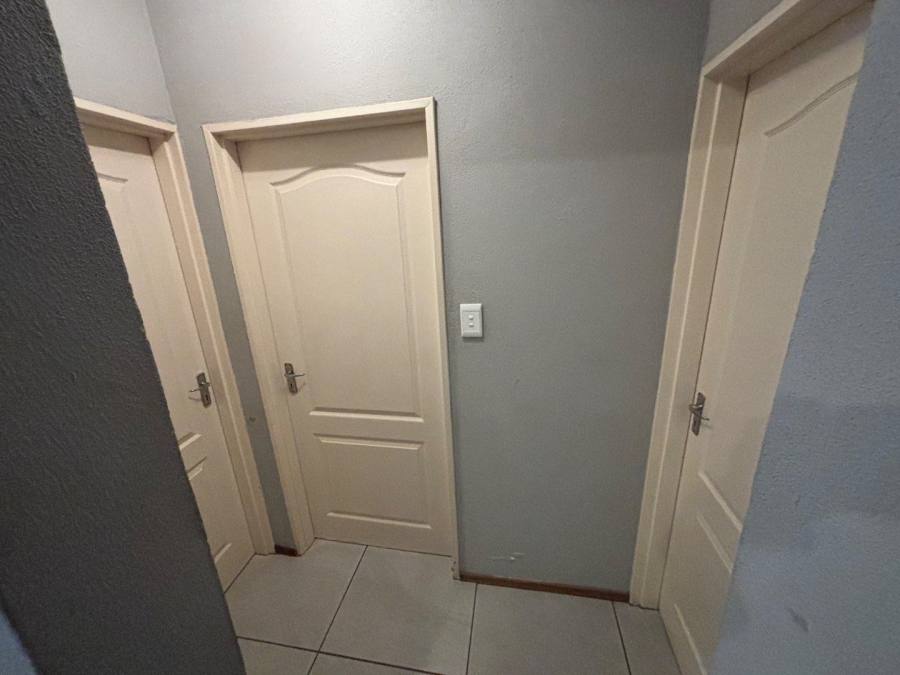 2 Bedroom Property for Sale in Honeydew Grove Gauteng