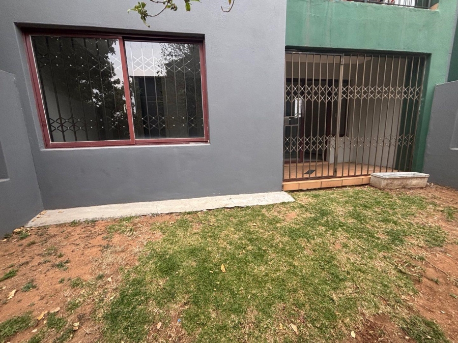 2 Bedroom Property for Sale in Honeydew Grove Gauteng
