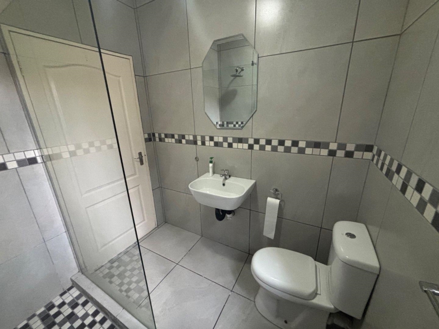 2 Bedroom Property for Sale in Honeydew Grove Gauteng