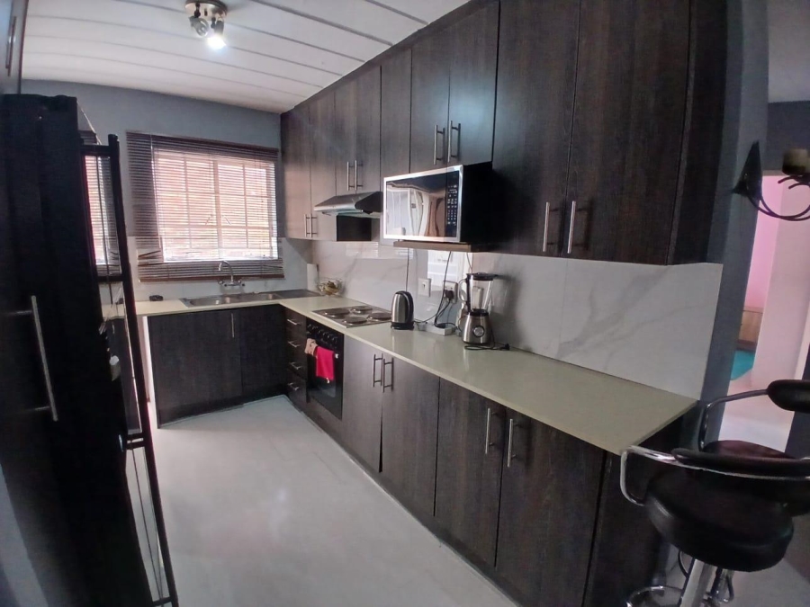 2 Bedroom Property for Sale in Noordwyk Gauteng