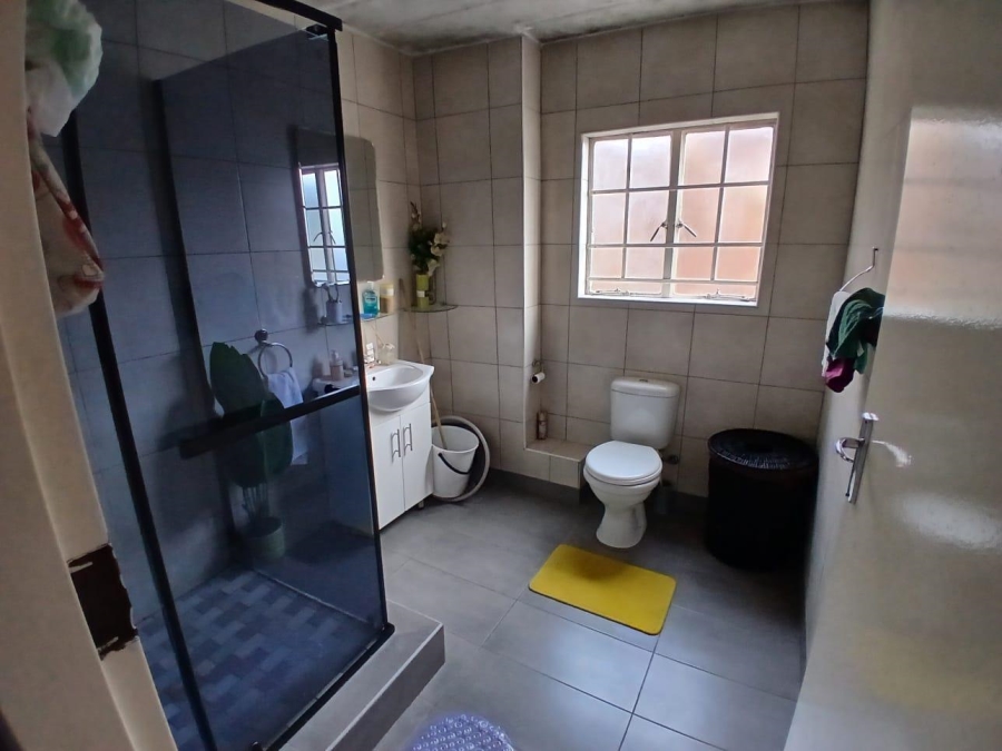 2 Bedroom Property for Sale in Noordwyk Gauteng