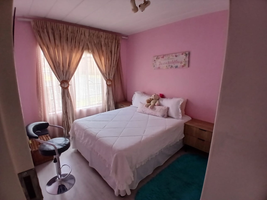 2 Bedroom Property for Sale in Noordwyk Gauteng