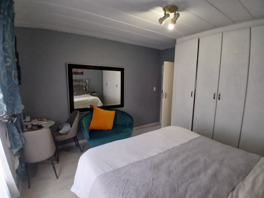 2 Bedroom Property for Sale in Noordwyk Gauteng
