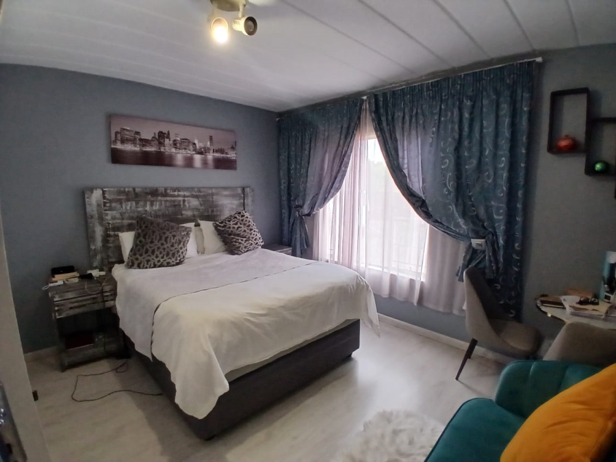 2 Bedroom Property for Sale in Noordwyk Gauteng