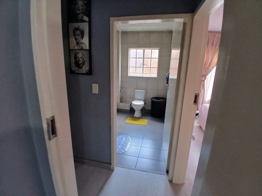 2 Bedroom Property for Sale in Noordwyk Gauteng