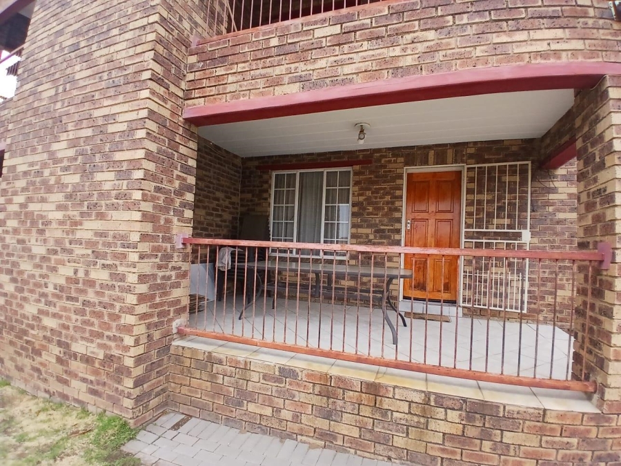 2 Bedroom Property for Sale in Noordwyk Gauteng