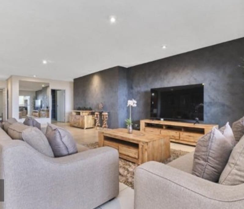To Let 3 Bedroom Property for Rent in Morningside Gauteng
