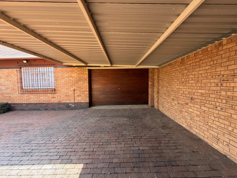 7 Bedroom Property for Sale in Lambton Gauteng