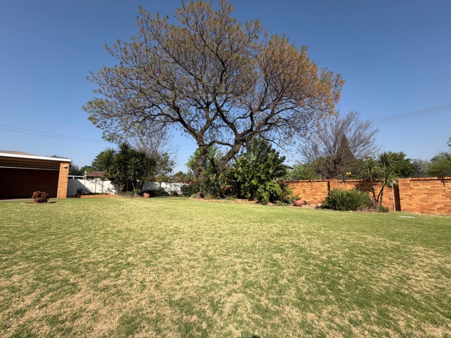 7 Bedroom Property for Sale in Lambton Gauteng