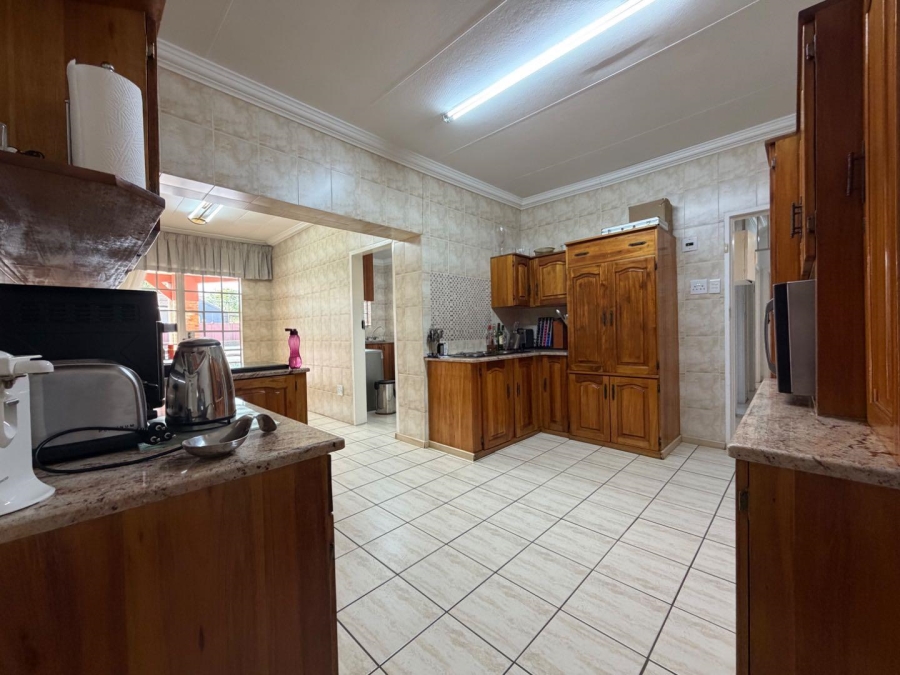 7 Bedroom Property for Sale in Lambton Gauteng