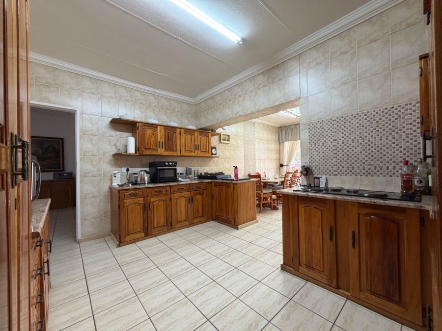 7 Bedroom Property for Sale in Lambton Gauteng