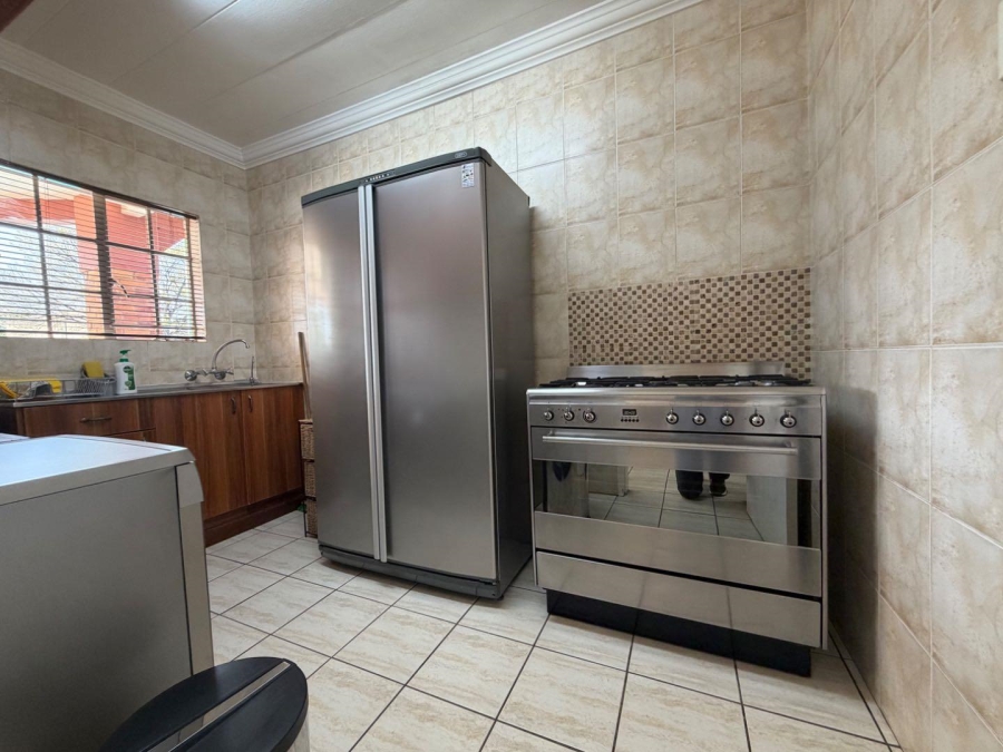 7 Bedroom Property for Sale in Lambton Gauteng