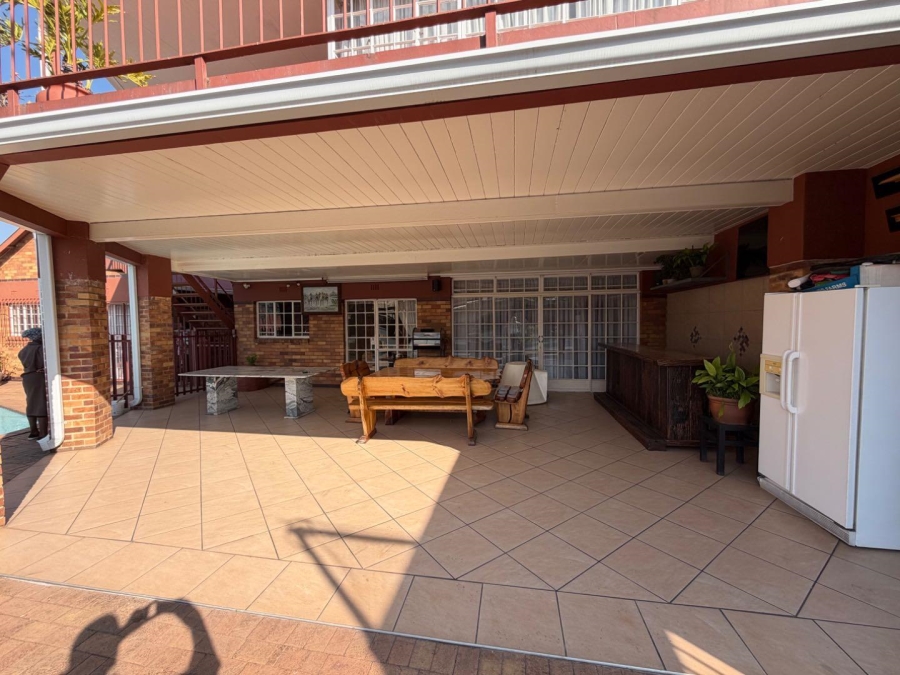 7 Bedroom Property for Sale in Lambton Gauteng