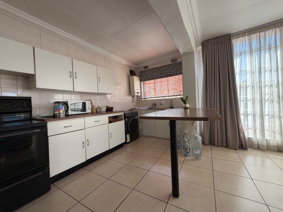 7 Bedroom Property for Sale in Lambton Gauteng