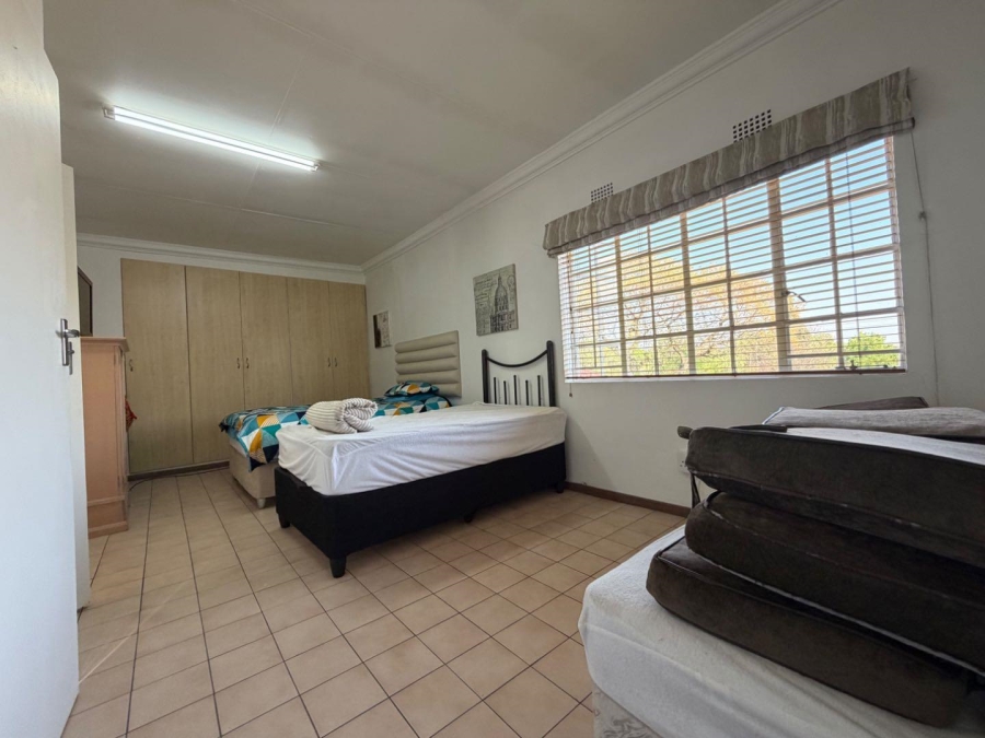7 Bedroom Property for Sale in Lambton Gauteng