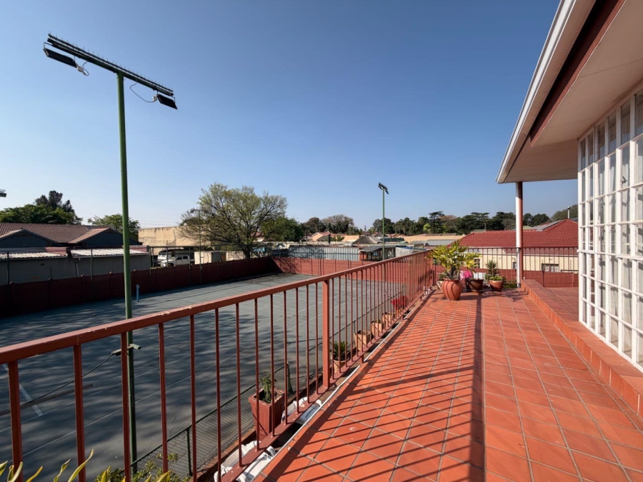 7 Bedroom Property for Sale in Lambton Gauteng