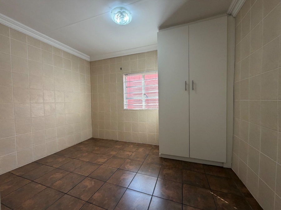 7 Bedroom Property for Sale in Lambton Gauteng