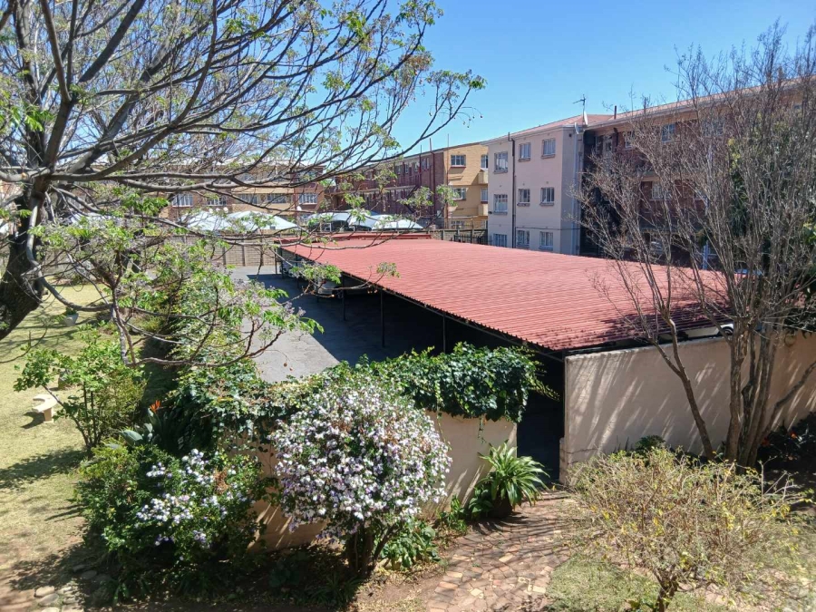 To Let 1 Bedroom Property for Rent in Lambton Gauteng