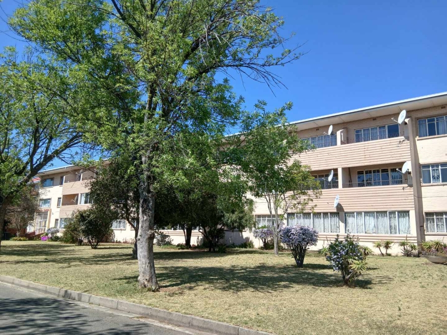 To Let 1 Bedroom Property for Rent in Lambton Gauteng