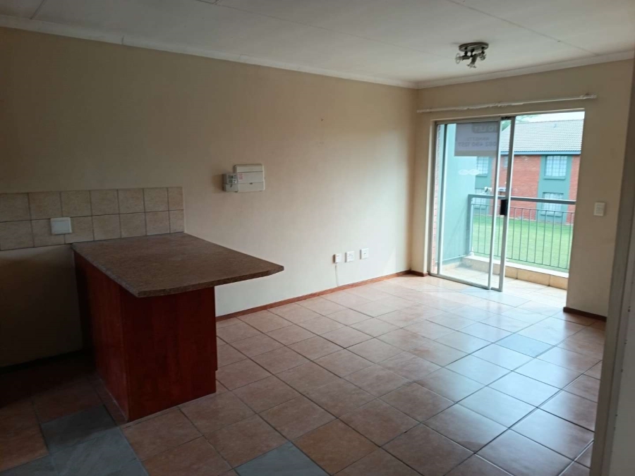 To Let 2 Bedroom Property for Rent in Theresa Park Gauteng