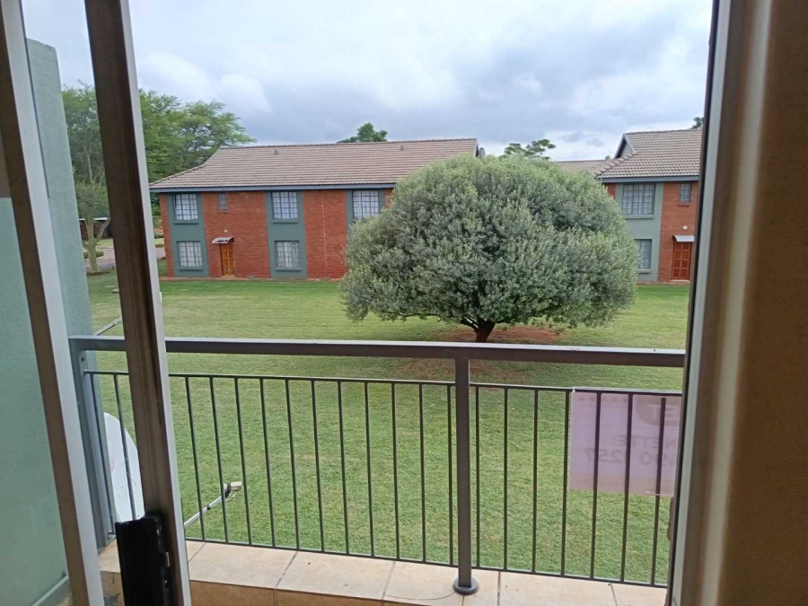 To Let 2 Bedroom Property for Rent in Theresa Park Gauteng