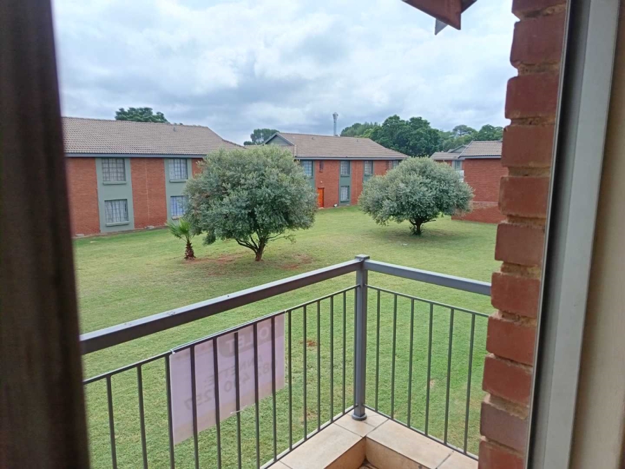 To Let 2 Bedroom Property for Rent in Theresa Park Gauteng