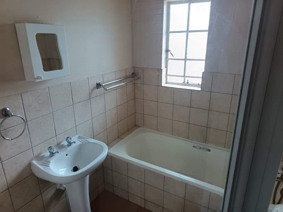 To Let 2 Bedroom Property for Rent in Theresa Park Gauteng