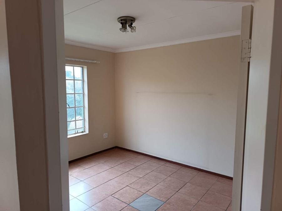 To Let 2 Bedroom Property for Rent in Theresa Park Gauteng