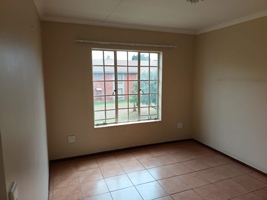 To Let 2 Bedroom Property for Rent in Theresa Park Gauteng