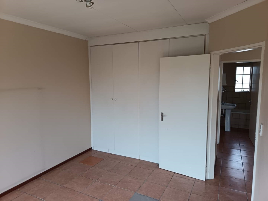 To Let 2 Bedroom Property for Rent in Theresa Park Gauteng