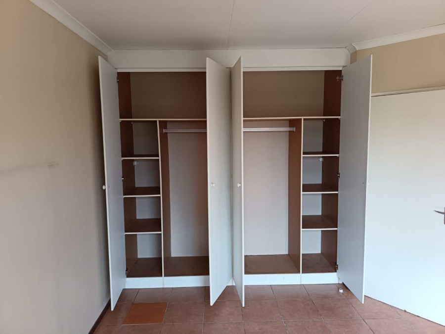 To Let 2 Bedroom Property for Rent in Theresa Park Gauteng