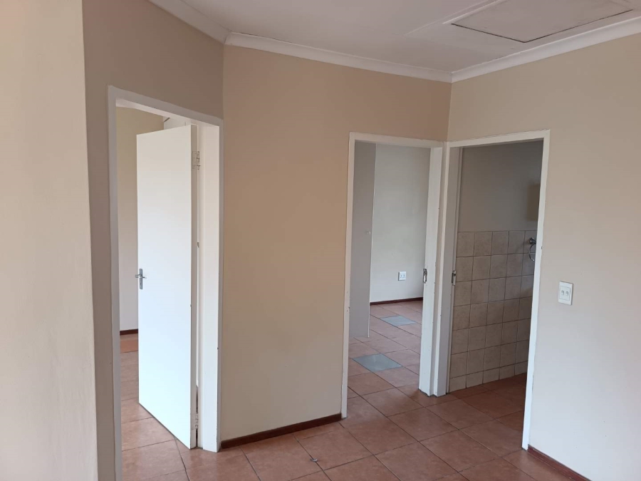To Let 2 Bedroom Property for Rent in Theresa Park Gauteng
