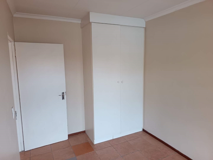 To Let 2 Bedroom Property for Rent in Theresa Park Gauteng