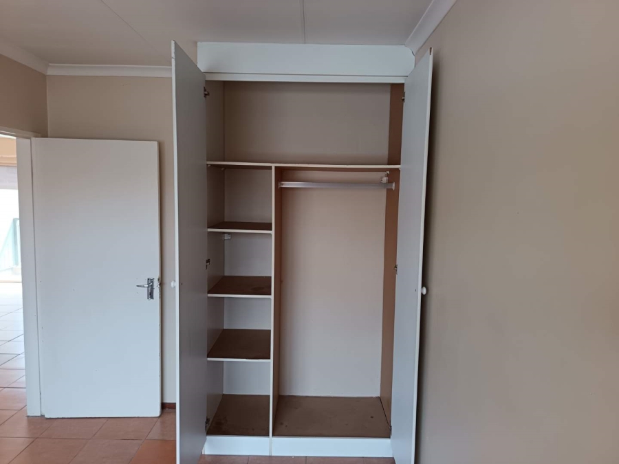 To Let 2 Bedroom Property for Rent in Theresa Park Gauteng