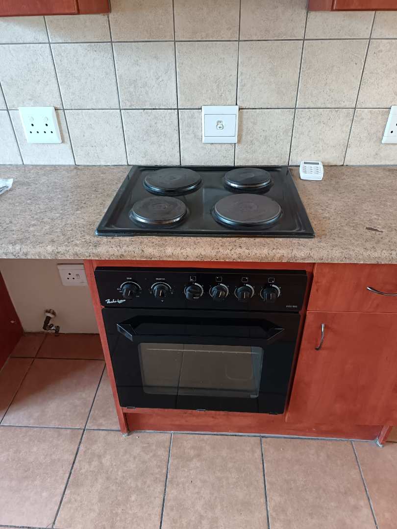 To Let 2 Bedroom Property for Rent in Theresa Park Gauteng
