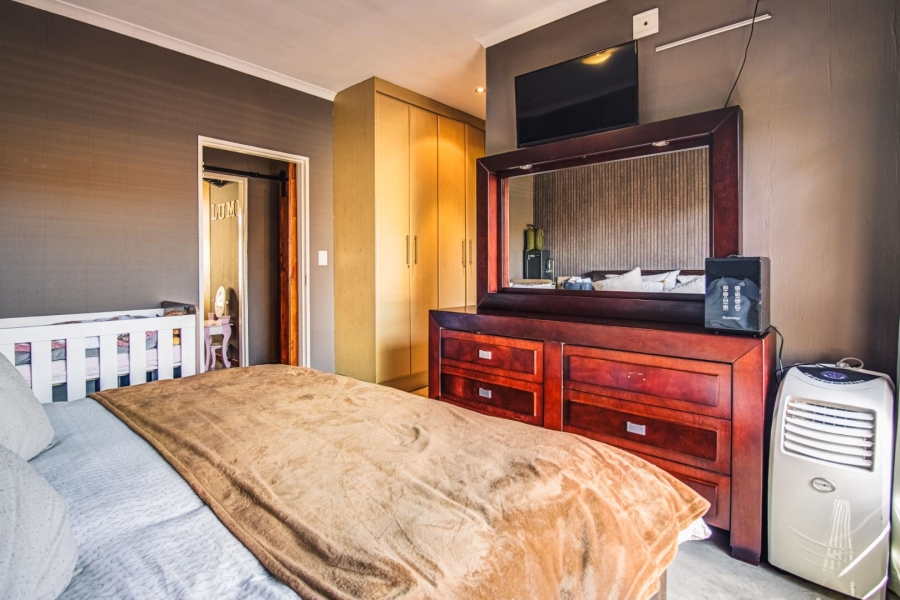 2 Bedroom Property for Sale in Dayanglen Gauteng