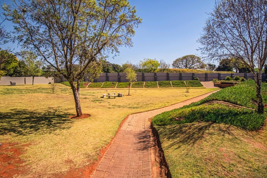 2 Bedroom Property for Sale in Dayanglen Gauteng