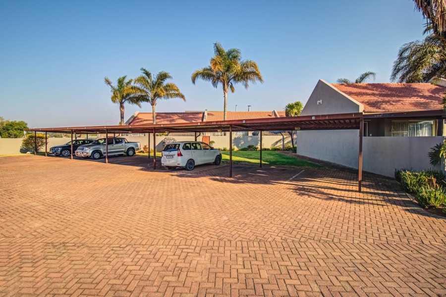 3 Bedroom Property for Sale in Glen Marais Gauteng