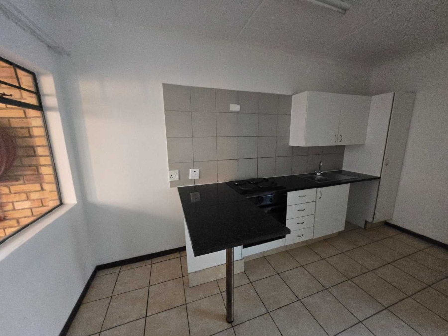 To Let 1 Bedroom Property for Rent in Ferndale Gauteng