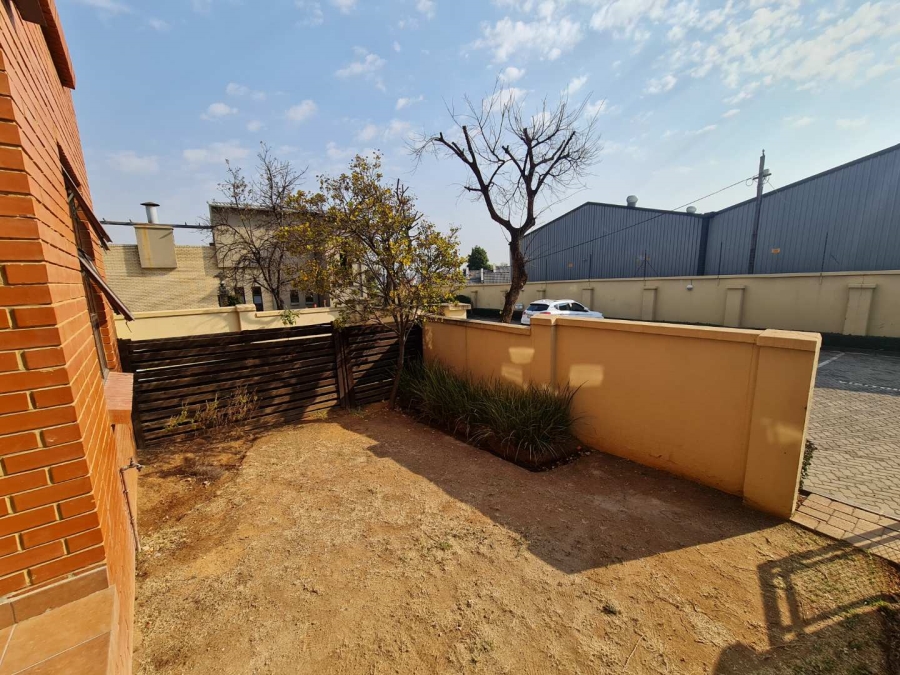 To Let 1 Bedroom Property for Rent in Ferndale Gauteng