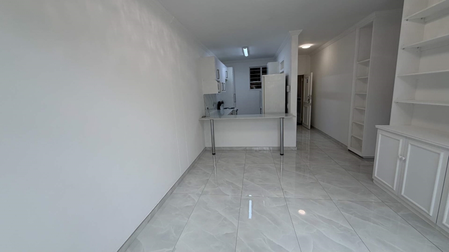 To Let 1 Bedroom Property for Rent in Illovo Gauteng