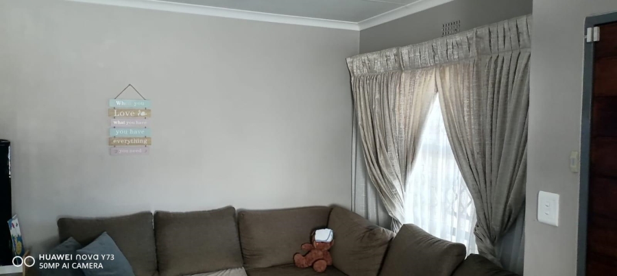3 Bedroom Property for Sale in Clayville Gauteng